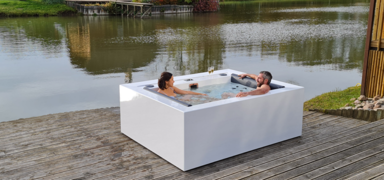 4 person hot tub