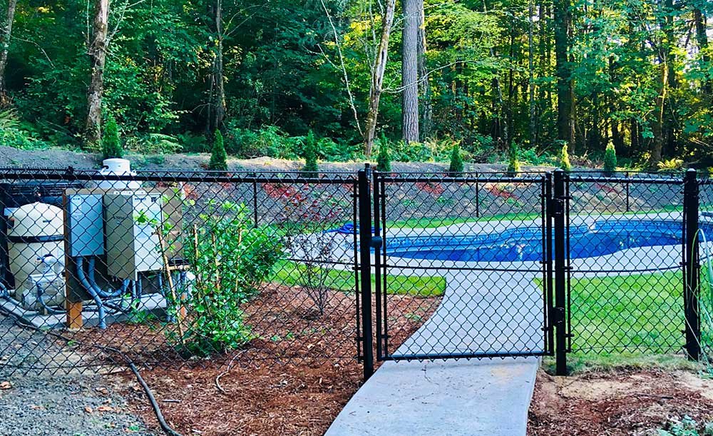 Transform Your Home’s Look with a Black Chain Link Fence